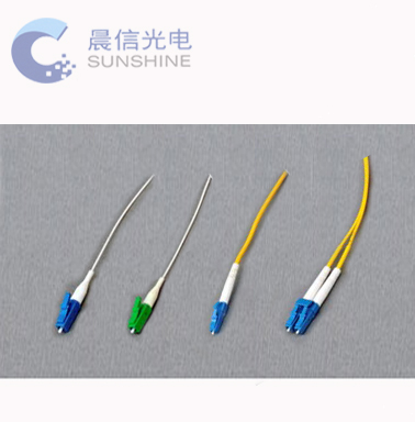 LC型光纤连接器